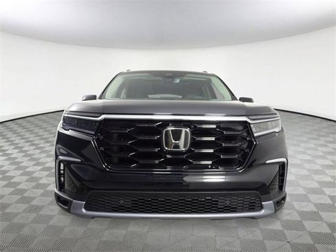 New 2025 Honda Pilot Touring image 8