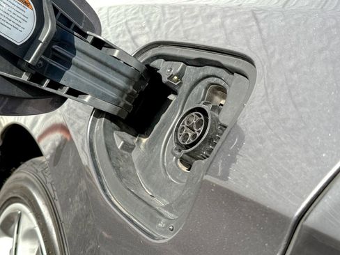 Used 2018 Honda Clarity Plug-In Hybrid image 11