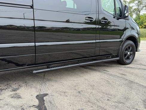 Used 2025 Mercedes-Benz Sprinter 2500 image 9