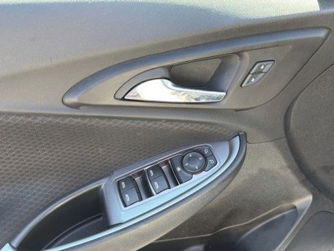 Used 2024 Chevrolet Malibu LT FWD image 22