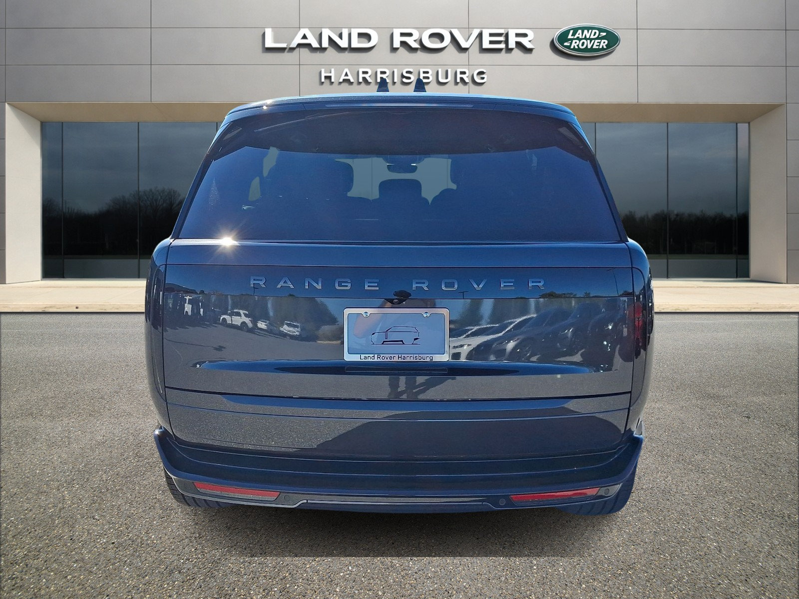 New 2027 Land Rover Range Rover Long Wheelbase SE AWD/4WD image 3