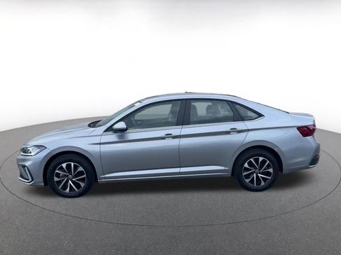 Used 2025 Volkswagen Jetta S image 9