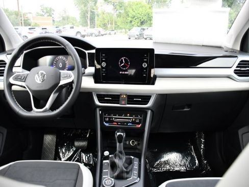New 2025 Volkswagen Taos SE image 19