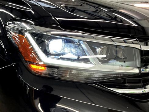 Used 2023 Volkswagen Atlas SE w/ Panoramic Sunroof Package image 30