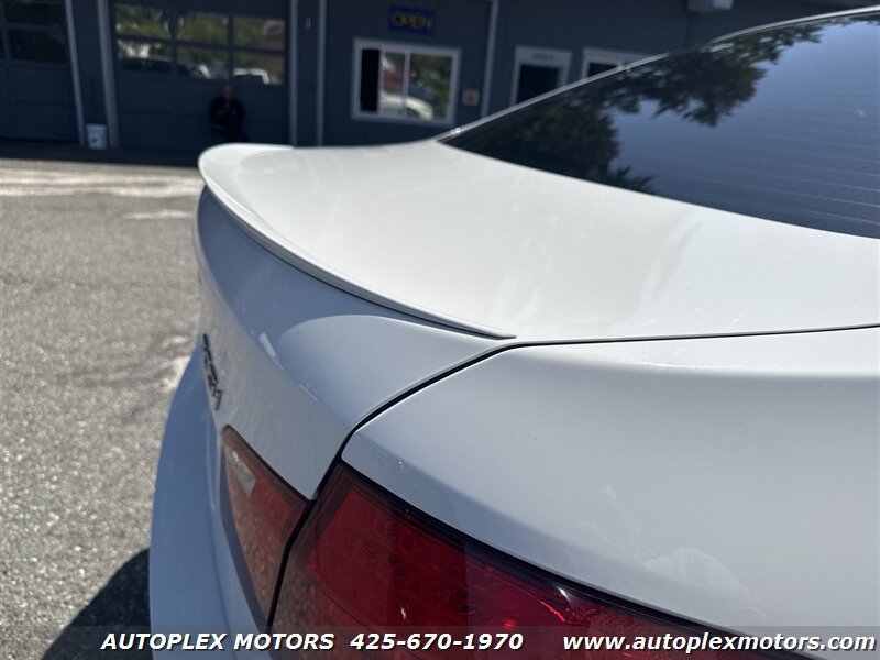 Used 2013 BMW 535i xDrive Sedan AWD/4WD image 9