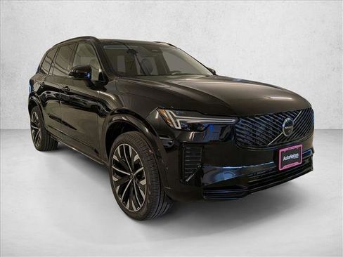 New 2026 Volvo XC90 B6 Ultra w/ Protection Package image 7