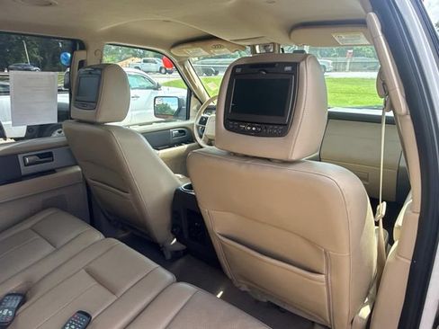 Used 2014 Ford Expedition EL XLT w/ Equipment Group 202A RWD image 16