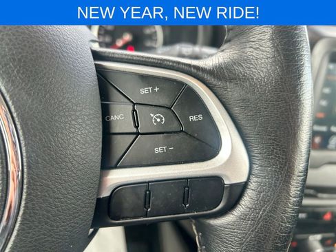 Used 2020 Jeep Renegade Latitude w/ Cold Weather Group image 34