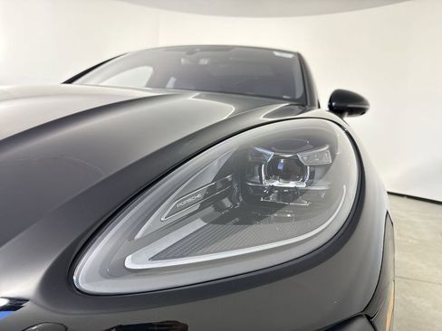 Certified 2022 Porsche Macan GTS image 11