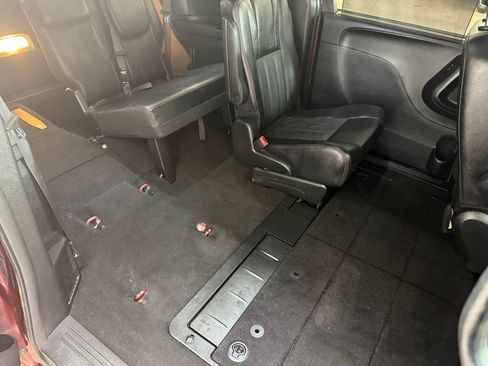 Used 2019 Dodge Grand Caravan GT image 17