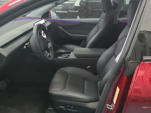 Used 2026 Tesla Model Y Long Range AWD/4WD image 3
