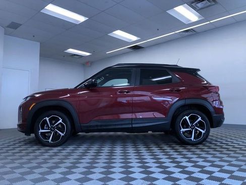 Used 2023 Chevrolet TrailBlazer RS w/ Sun and Liftgate Package image 3