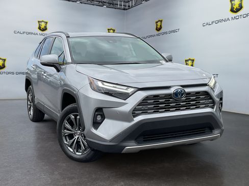 Used 2024 Toyota RAV4 Limited AWD/4WD image 3