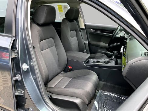 Used 2023 Honda Civic EX image 9