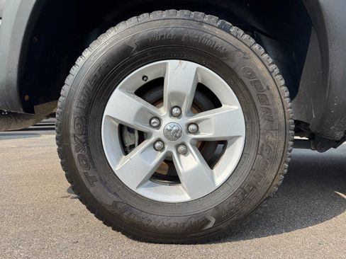 Used 2017 RAM 1500 Classic SLT AWD/4WD image 13