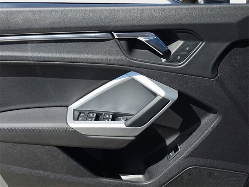 Certified 2021 Audi Q3 2.0T Premium Plus w/ Premium Plus Package image 18