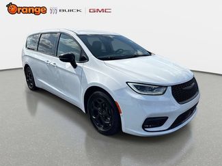 Used 2024 Chrysler Pacifica Limited FWD video 1
