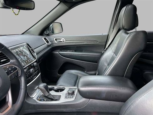 Used 2019 Jeep Grand Cherokee Limited image 22