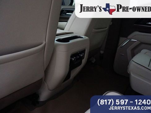 Used 2025 GMC Yukon XL Denali w/ Sun & Power Step Package image 21