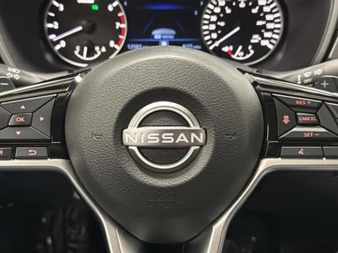 Used 2023 Nissan Altima 2.0 SR AWD/4WD image 16