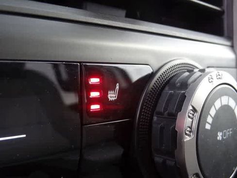 Used 2024 Toyota Tacoma SR5 AWD/4WD image 28