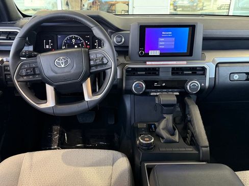 New 2026 Toyota 4Runner SR5 image 25