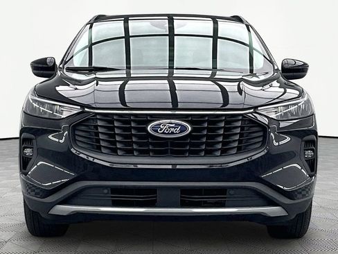 Certified 2025 Ford Escape SE FWD image 3
