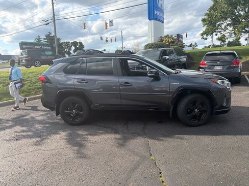 Used 2020 Toyota RAV4 XSE w/ XSE Grade Weather Package AWD/4WD image 15