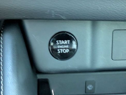 Used 2025 Nissan Rogue Platinum w/ Platinum Premium Package FWD image 32