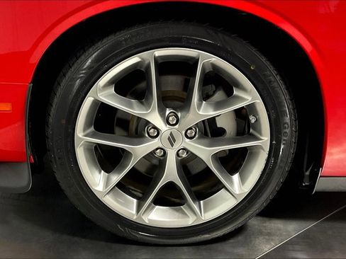 Used 2022 Dodge Challenger GT image 9