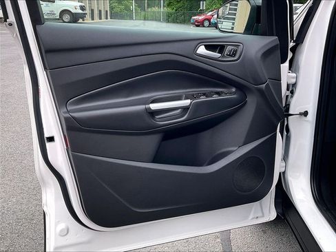 Used 2019 Ford Escape Titanium AWD/4WD image 9