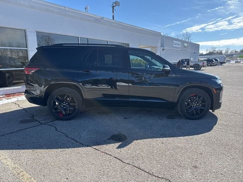 Used 2023 Chevrolet Traverse Premier w/ Redline Edition image 2