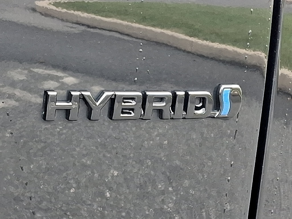 Used 2024 Toyota Corolla Cross AWD Hybrid image 29