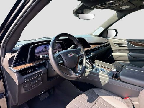 Certified 2023 Cadillac Escalade Sport Platinum w/ LPO, ONYX Package image 9