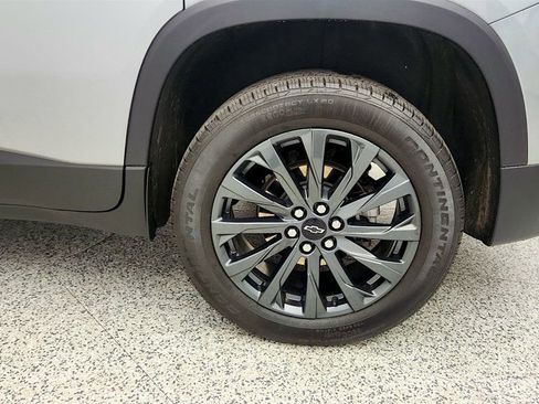Used 2023 Chevrolet Traverse RS AWD/4WD image 9