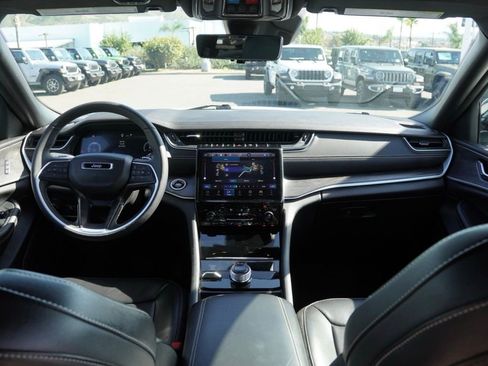 Used 2024 Jeep Grand Cherokee L Limited w/ Luxury Tech Group II image 25