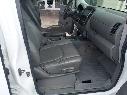 Used 2011 Nissan Frontier SL AWD/4WD image 31