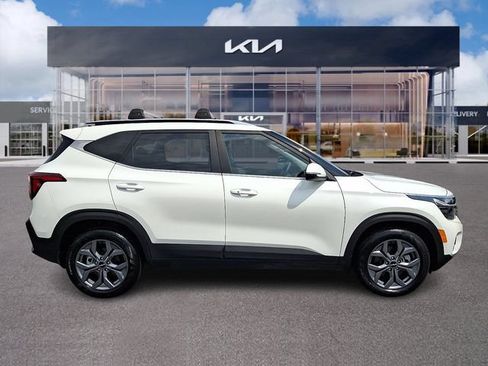 Used 2024 Kia Seltos S AWD/4WD image 7