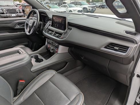 Used 2023 GMC Yukon SLT image 40