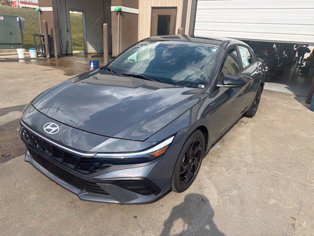 New 2026 Hyundai Elantra SEL Sport FWD image 7