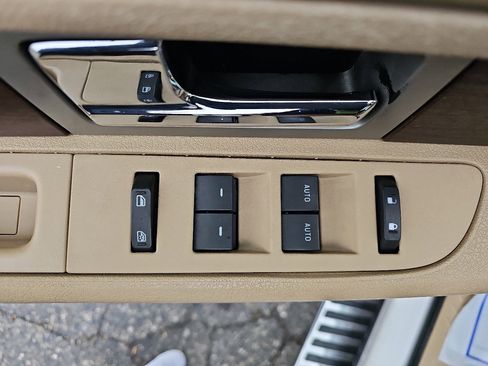 Used 2014 Ford F150 King Ranch w/ King Ranch Luxury Package image 17