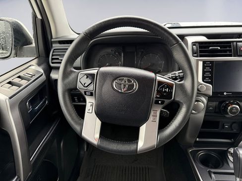 Used 2022 Toyota 4Runner SR5 Premium image 13