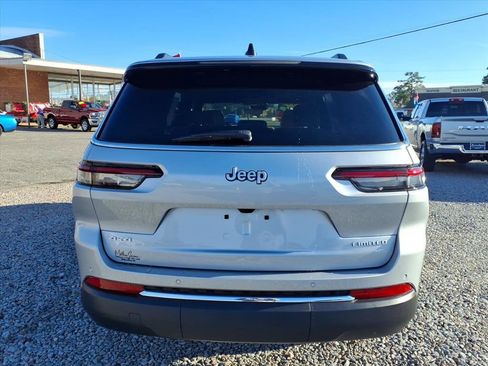 New 2025 Jeep Grand Cherokee L Limited w/ Trailer Tow Package image 2