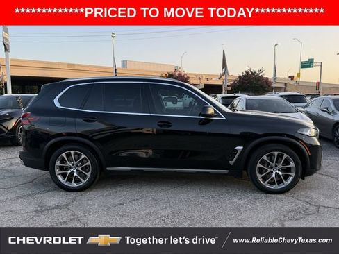 Used 2024 BMW X5 xDrive50e w/ Parking Assistance Package AWD/4WD image 5