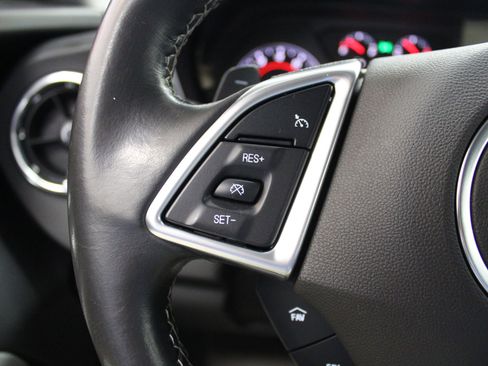 Used 2020 Chevrolet Camaro LT image 28