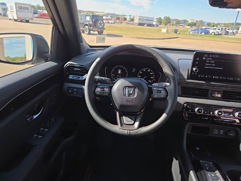 New 2025 Honda Pilot TrailSport image 21