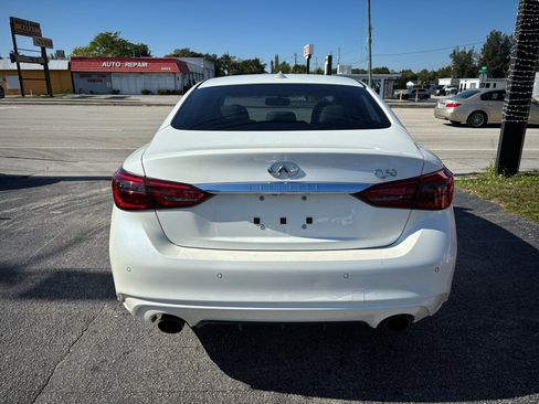 Used 2018 INFINITI Q50 Luxe w/ Essential Package (3.0T Luxe) image 5