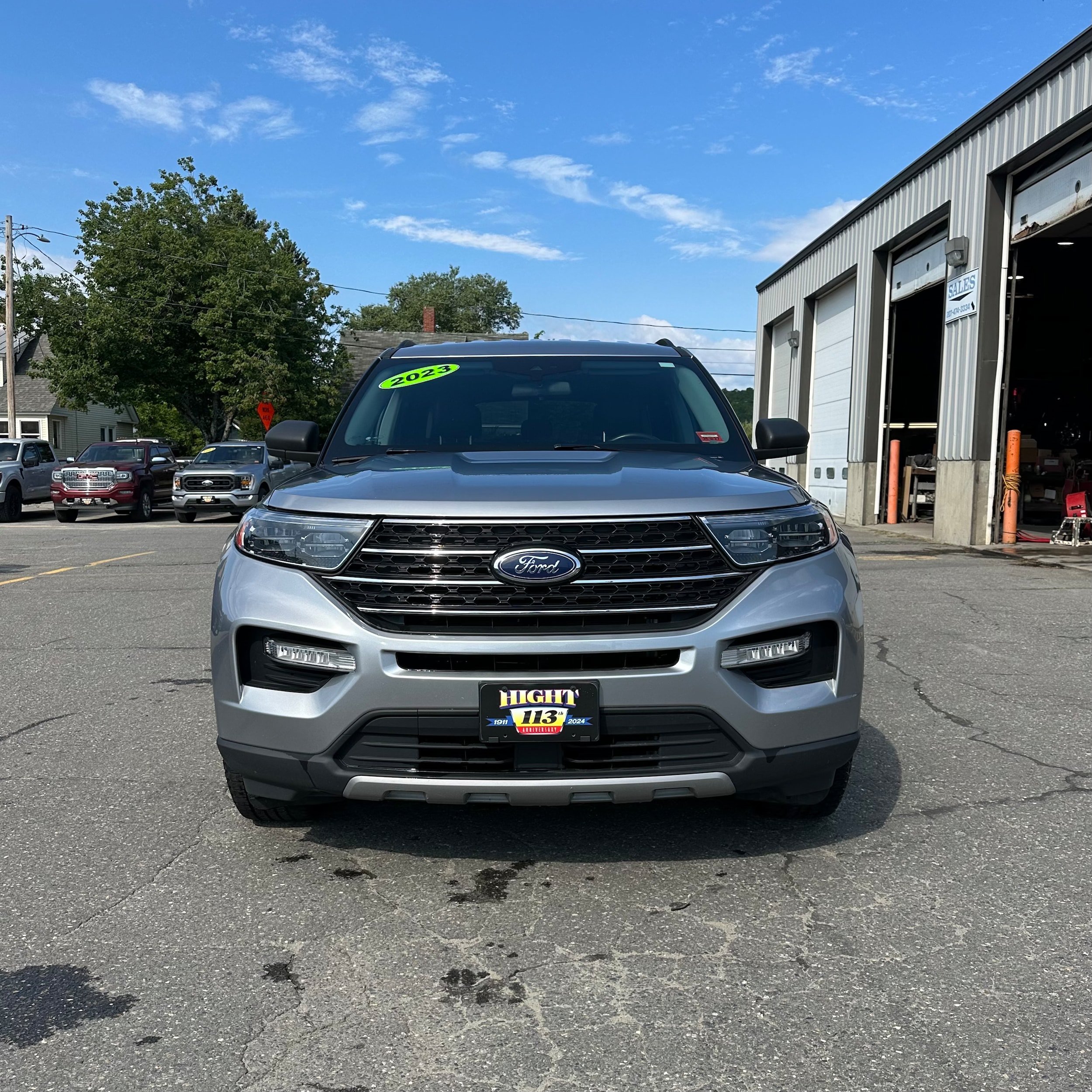 Used 2023 Ford Explorer XLT w/ Equipment Group 202A AWD/4WD image 8