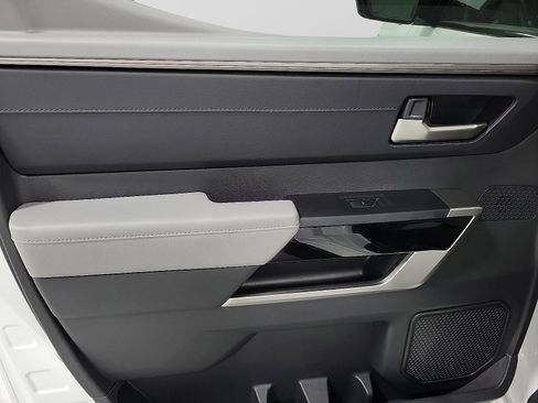 Certified 2025 Toyota Tundra Limited AWD/4WD image 10