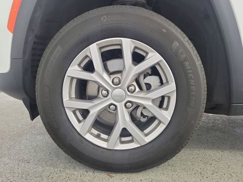 Used 2022 Jeep Grand Cherokee Limited image 9